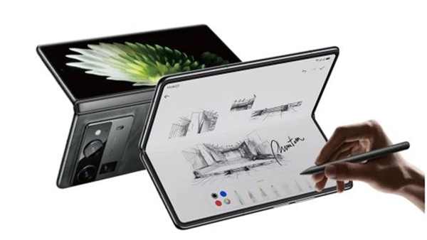 Tecno Phantom V Fold 2 and Phantom V Flip 2 Smartphones