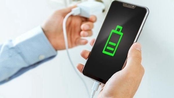 why smartphone charging very slow in hot summers