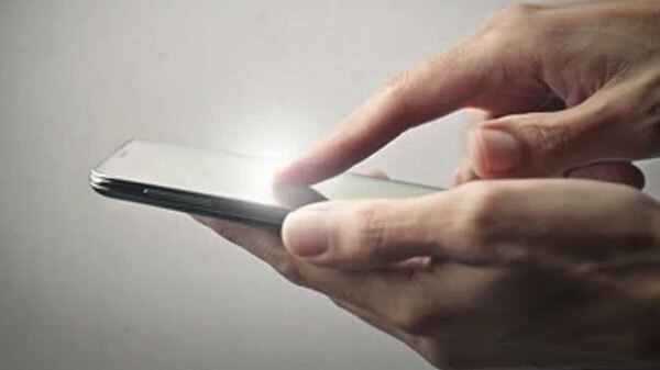 does your smartphone listening your words