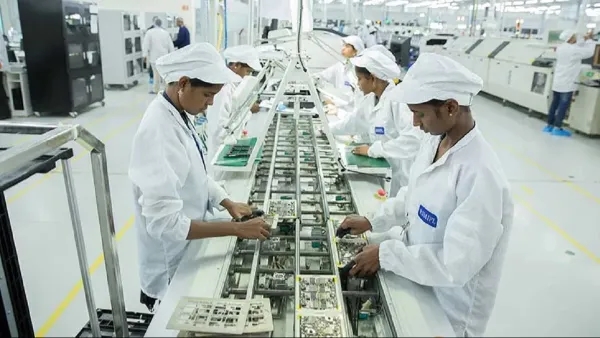 US Tariffs and penalty affect apple iPhone manufacturing plans in india