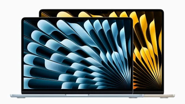 Apple macbook Air M4 with 13 inch display and 18 hours of battery life