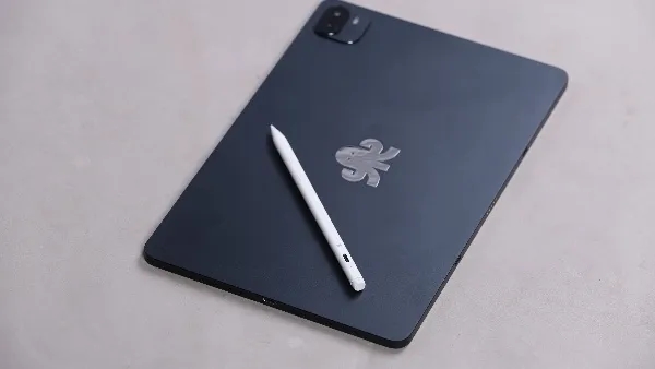 Brave Ark 2 in 1 android PC Brave Ark 2 in 1 android PC