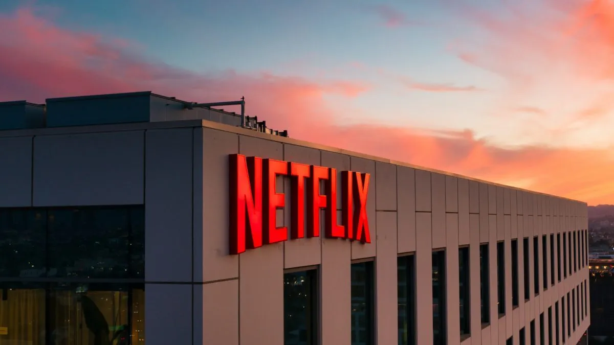 Netflix Shutting Down DVD Business After 25 Years - Vimarsana News