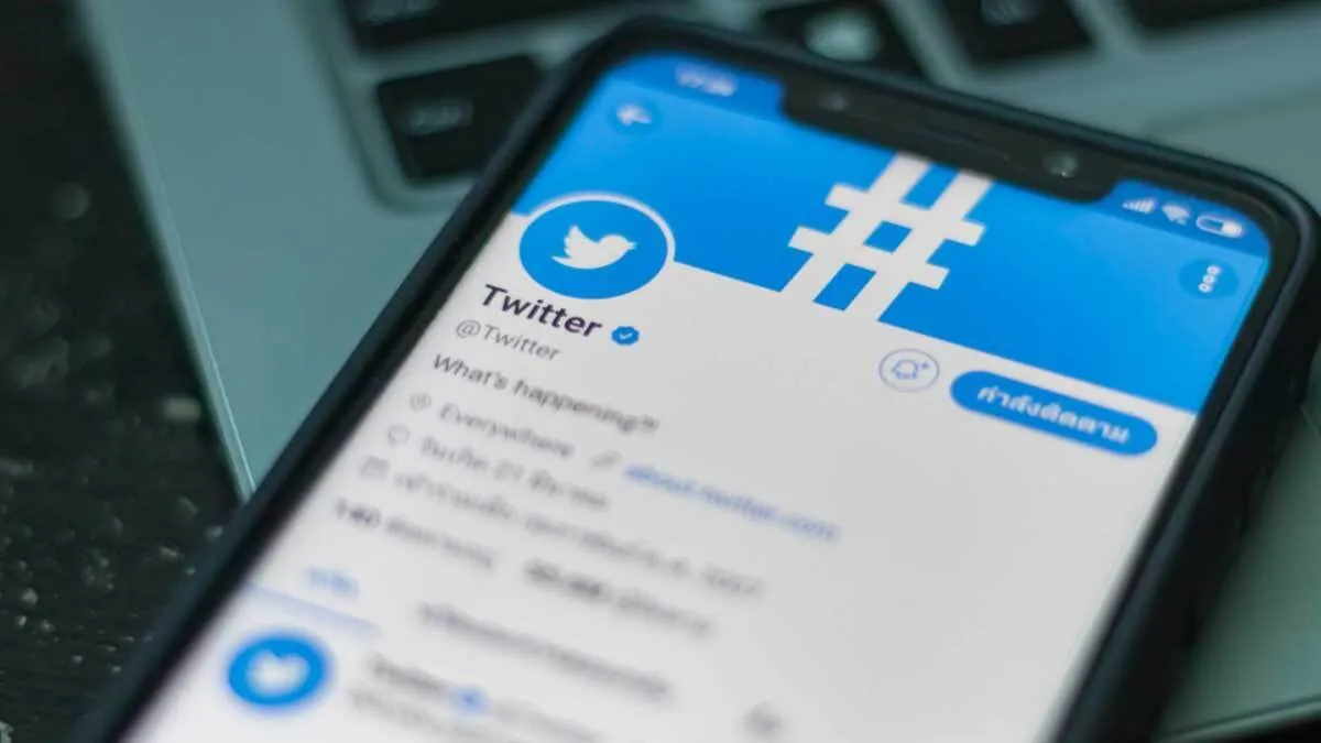 Twitter Introduces Community Notes to Address Issue of AI-Created Media in Images - Vimarsana News